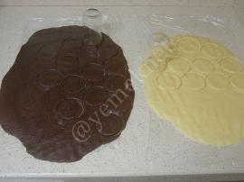 İki Renkli Çiçek Kurabiye