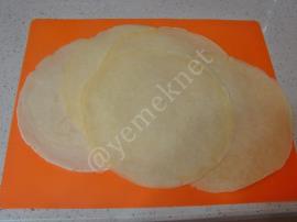 Peynirli Krep Böreği