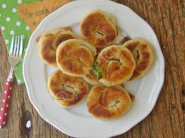 Tavada Peynirli Gül Böreği