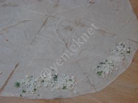 Tavada Peynirli Gül Böreği