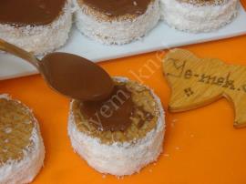 Yulaflı Bisküvili Pasta