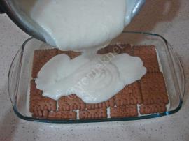 Bisküvili İrmik Tatlısı