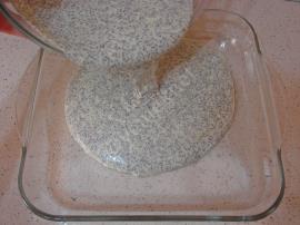 Haşhaşlı İrmik Tatlısı