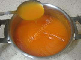 Üç Renkli İrmik Tatlısı