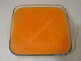 Üç Renkli İrmik Tatlısı