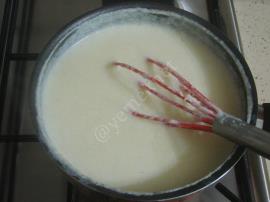 Üç Renkli İrmik Tatlısı