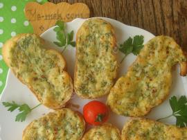 Fırında Maydanozlu Ekmek Dilimleri