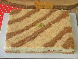 Bisküvili Yalancı Tavuk Göğsü Tatlısı