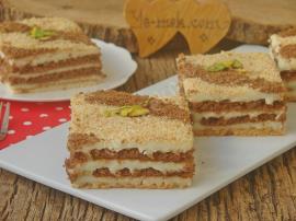 Bisküvili Yalancı Tavuk Göğsü Tatlısı