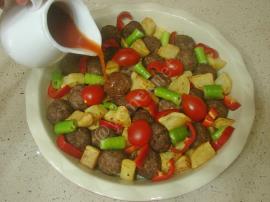 Fırında Köfteli Patates Yemeği