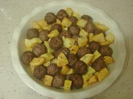 Fırında Köfteli Patates Yemeği