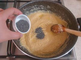 Haşhaşlı İrmik Helvası