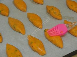 Peynirli Salçalı Poğaça