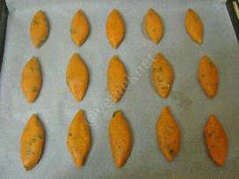 Peynirli Salçalı Poğaça