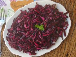 Lokanta Usulü Mor Lahana Salatası