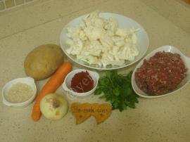 Tencerede Köfteli Karnabahar Yemeği