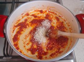 Tencerede Köfteli Karnabahar Yemeği