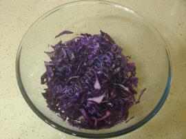 Yoğurtlu Mor Lahana Salatası