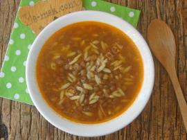 Arpa Şehriyeli Yeşil Mercimek Çorbası
