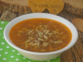 Arpa Şehriyeli Yeşil Mercimek Çorbası