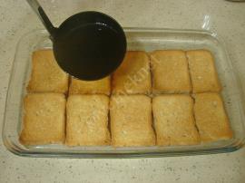 Muhallebili Etimek Tatlısı