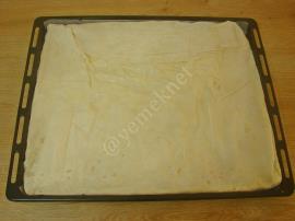 Hazır Yufkadan Kıymalı Börek