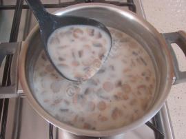 Sütlü Mantar Çorbası