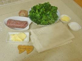 Beşamel Soslu Ispanaklı Kıymalı Börek