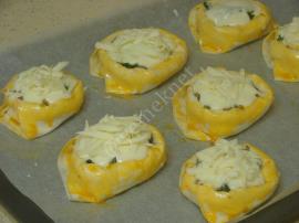 Beşamel Soslu Ispanaklı Kıymalı Börek