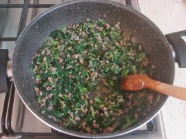 Beşamel Soslu Ispanaklı Kıymalı Börek