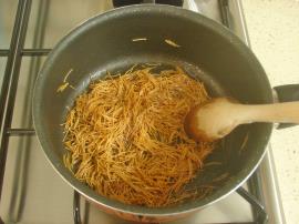 Tel Şehriyeli Yoğurt Çorbası