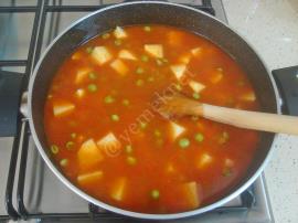 Köfteli Bezelye Yemeği