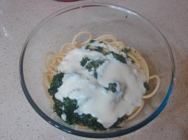 Fırında Beşamel Soslu Ispanaklı Makarna