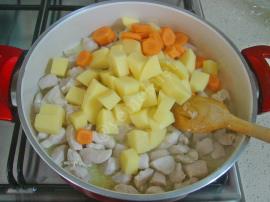 Tavuklu Patates Yemeği