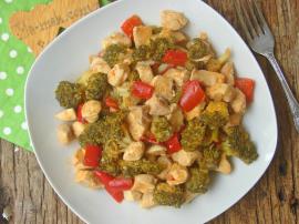 Brokolili Tavuk Yemeği