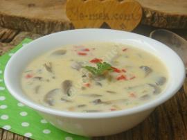 Kırmızı Biberli Mantar Çorbası