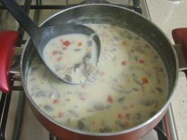 Kırmızı Biberli Mantar Çorbası