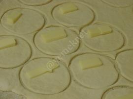 Üç Malzemeli Mayasız Pişi