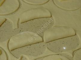 Üç Malzemeli Mayasız Pişi