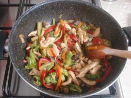 Sebzeli Tavuklu Makarna