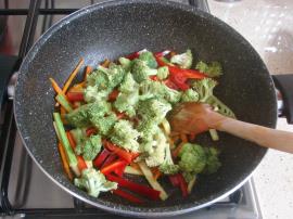 Sebzeli Tavuklu Makarna