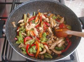 Tavada Sebzeli Tavuk