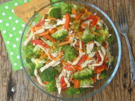 Tavuklu Brokoli Salatası