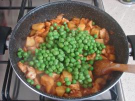 Bezelyeli Tavuk Yemeği