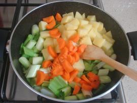 Patatesli Pırasa Yemeği