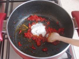 Salçalı Et Çorbası