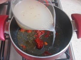 Salçalı Et Çorbası