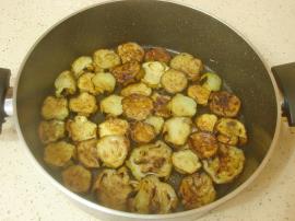 Tencerede Patlıcan Oturtma