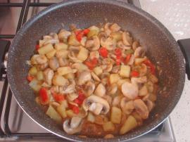 Patatesli Mantar Sote