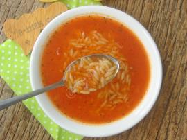 Salçalı Arpa Şehriye Çorbası